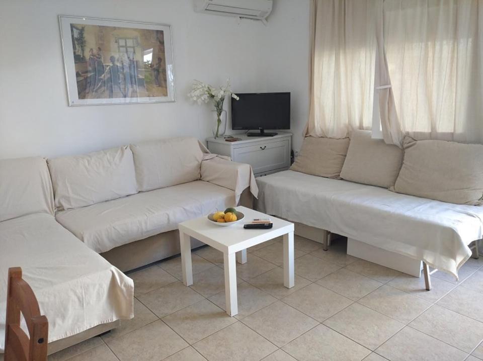 Δεσποινα Apartment เนอาเปรามอส ภายนอก รูปภาพ