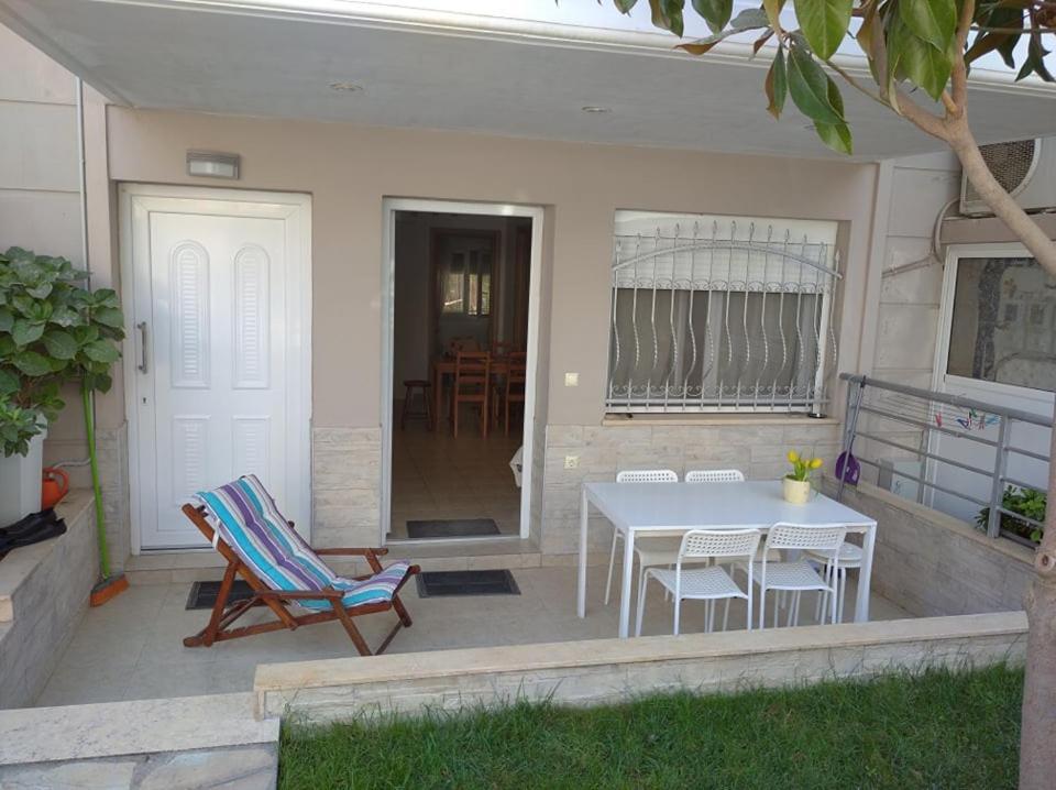 Δεσποινα Apartment เนอาเปรามอส ภายนอก รูปภาพ