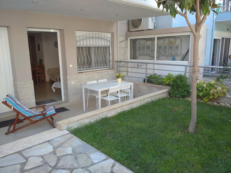 Δεσποινα Apartment เนอาเปรามอส ภายนอก รูปภาพ